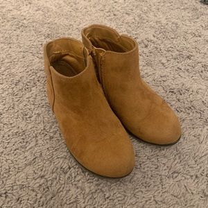 Girls booties size 9